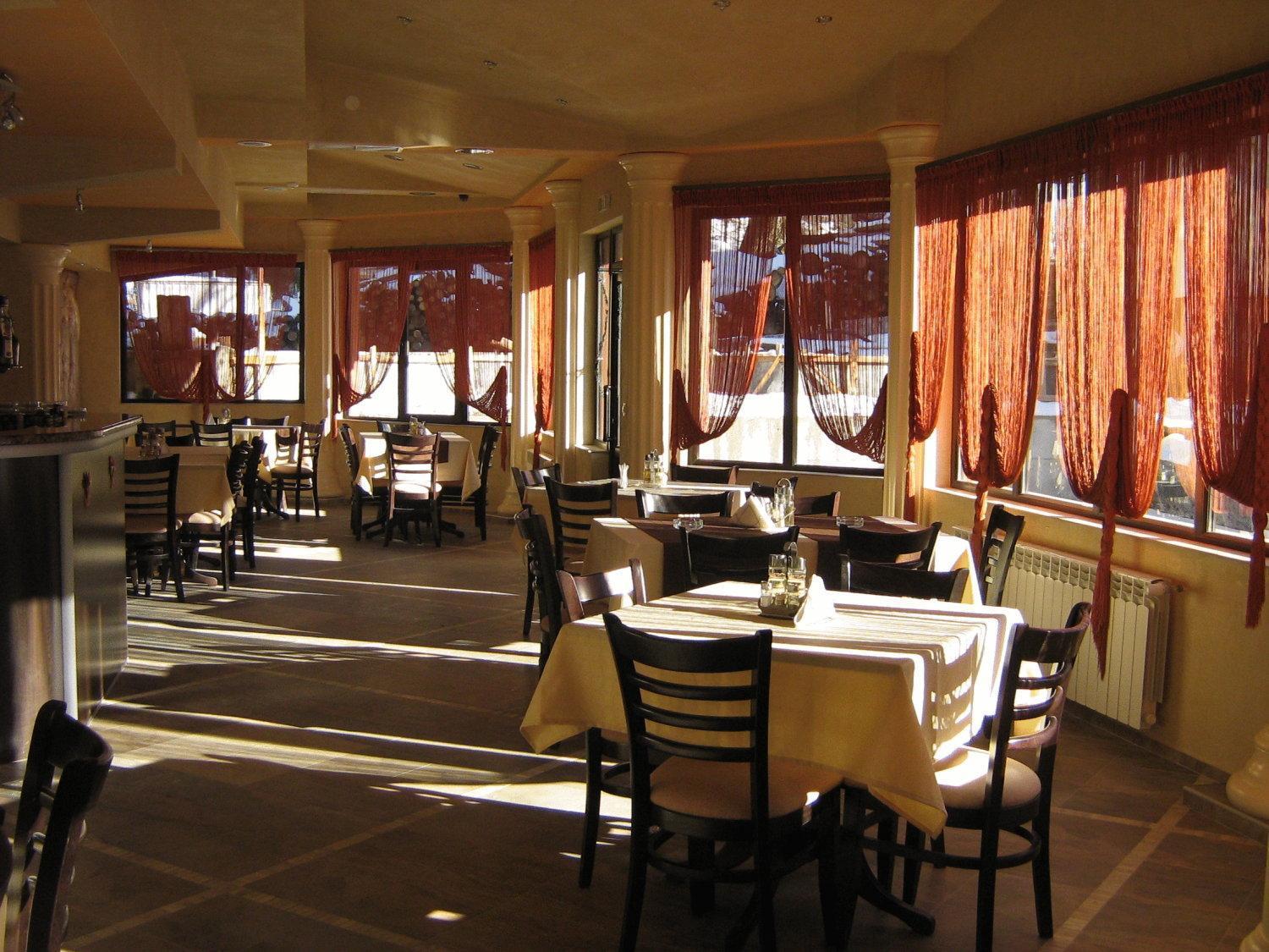 Family Hotel Yola Tjepelare Exteriör bild
